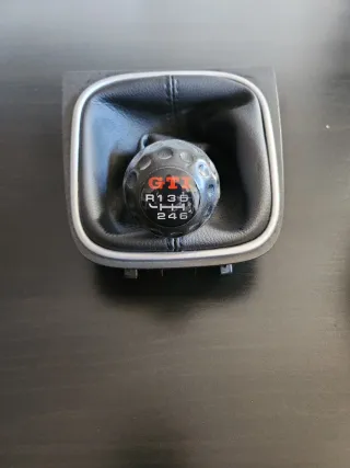 Volante Golf GTI MK5 y pomo original