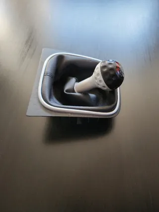 Volante Golf GTI MK5 y pomo original