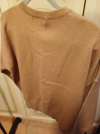 Maglia da donna con decorazione e  frange