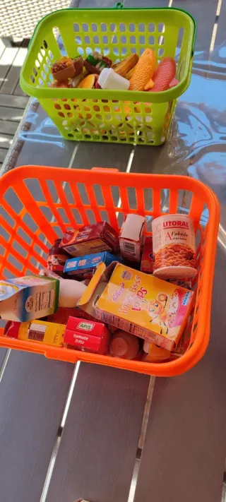 Cocinita madera Ikea y comiditas