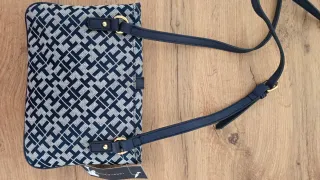 Bolso Tommy Hilfiger azul y dorado nuevo