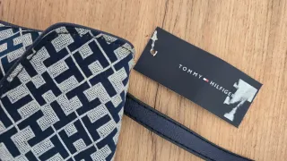 Bolso Tommy Hilfiger azul y dorado nuevo