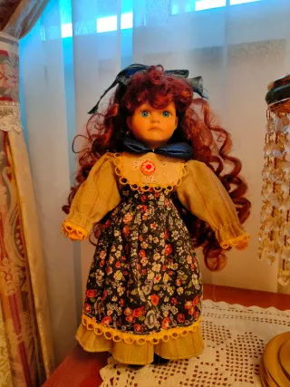 Lote due bambole di porcellana