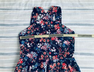 Vestido Flores Tirantes Cruzado Stradivarius S/M