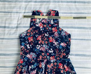 Vestido Flores Tirantes Cruzado Stradivarius S/M