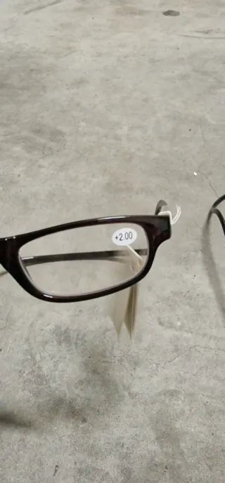 Occhiali da lettura con chiusura magnetica