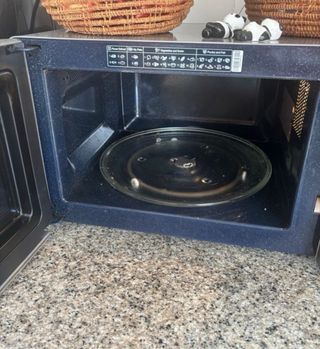 Microondas Samsung Grill 23L MG23F301TAS