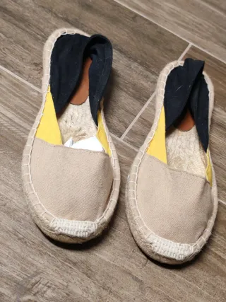 Zapatillas esparto niña beige y negro