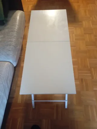 Mesas plegables blancas