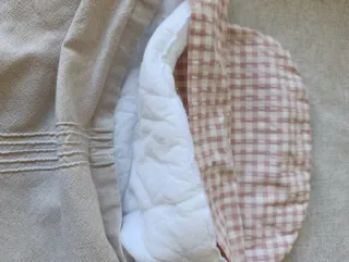 Saco capazo Utzurre cuadros Vichy blanco y rosa