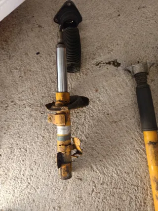 Amortiguador Delantero Izquierdo Ford Focus MK2