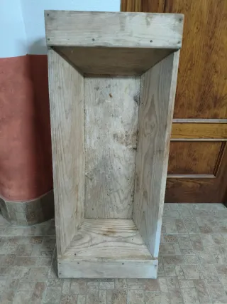 Artesa de madera rústica