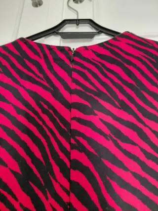 Vestido estampado cebra rojo y negro