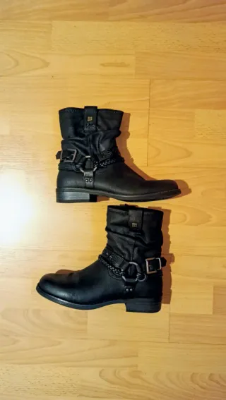 Botines Mustang negros talla 38