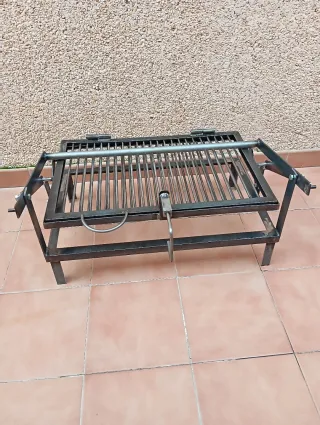 Griglia/barbecue girevole