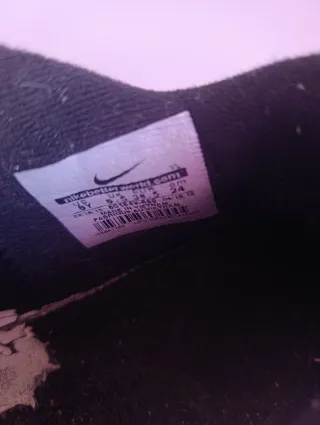 Zapatillas de fútbol sala Nike rosas mercurial.