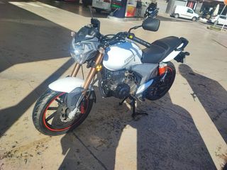 Moto 150cc Automática Scooter Blanca