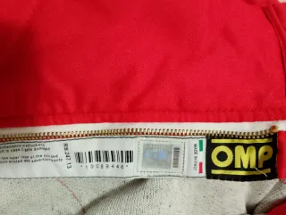 Mono FIA OMP Rojo, nuevo sin estrenar