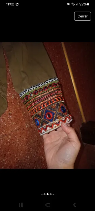 Cazadora étnica verde con bordados