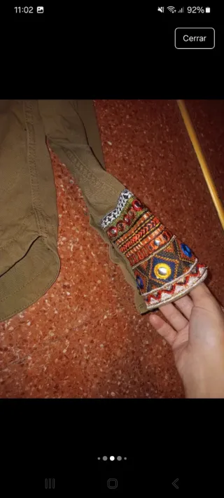 Cazadora étnica verde con bordados