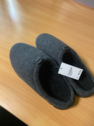 Zapatillas de casa grises
