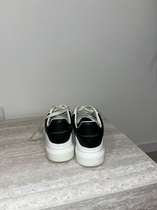 Alexander McQueen Bambas Blancas y Negras