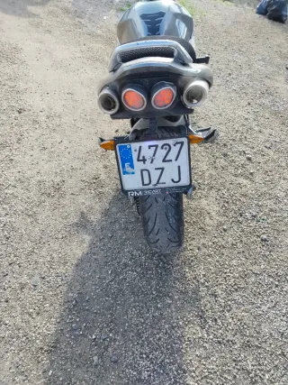 Suzuki gsr Naked 600cc