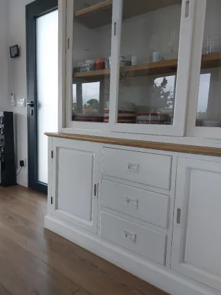 Alacena vintage madera blanca y cristal