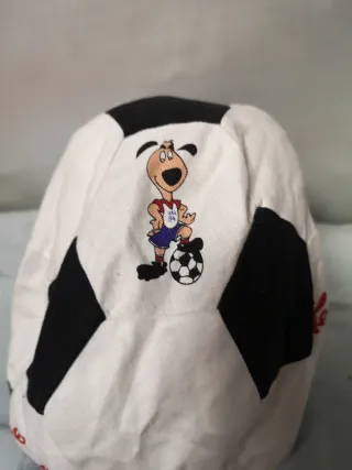 Peluche Perro USA 94 convertible en balón.