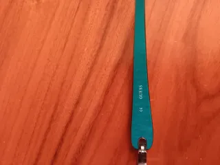 Gafas de sol Guess marrones y verdes