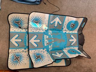 Guitarra Wii + Micrófonos + 2 Tapetes baile