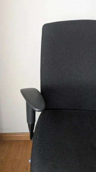 Silla de oficina negra