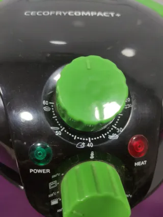 Freidora de aire con accesorios