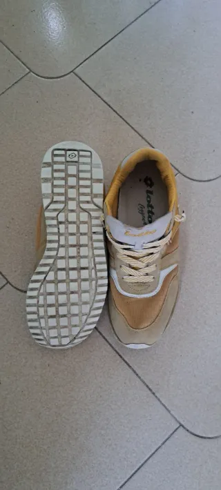 Scarpe da ginnastica rosse