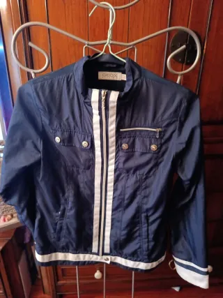 Cazadora Geox niña azul con detalles