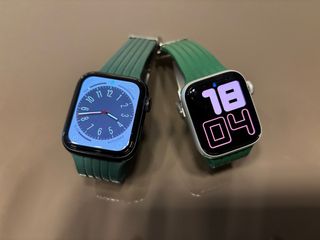 Se venden dos Apple Watch SE versión GPS+ CELULAR.