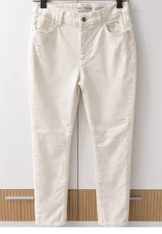 Pantalón vaquero Zara blancos