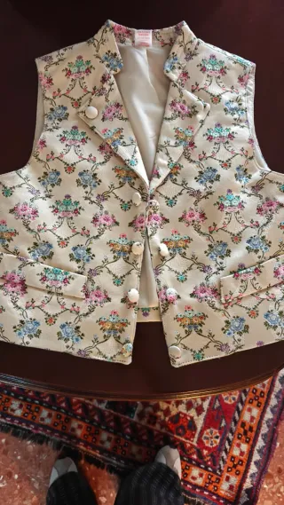 Chaleco de saragüell floral
