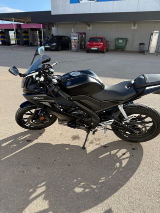 Yamaha R125 2021 Negra