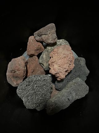 Piedras decorativas para acuario. Volcánica