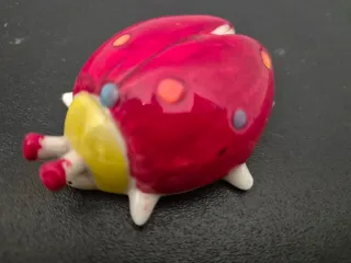 Coccinella in ceramica decorata