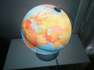 Globo terráqueo luminoso