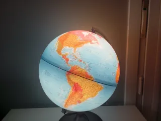 Globo terráqueo luminoso