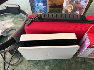 Nintendo Switch OLED Bianca + pack