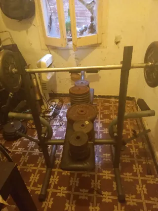 Banco de Gimnasio con Pesas