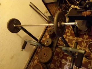 Banco de Gimnasio con Pesas