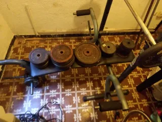 Banco de Gimnasio con Pesas