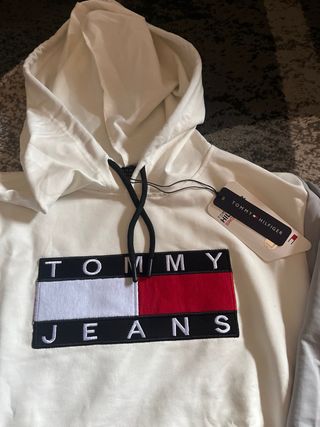 Chandal de mujer con mangas negra y gris