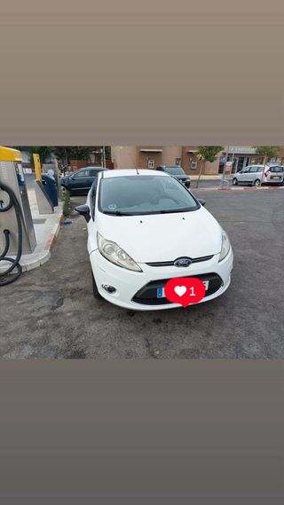 Ford Fiesta esta en perfecto estado