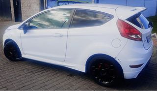 Ford Fiesta esta en perfecto estado